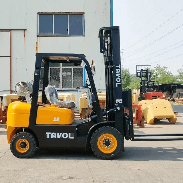 Chine Chariot &eacute;l&eacute;vateur GPL 2,5 tonnes &agrave; vendre