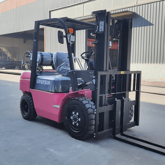 Chariot &eacute;l&eacute;vateur GPL 3 tonnes
