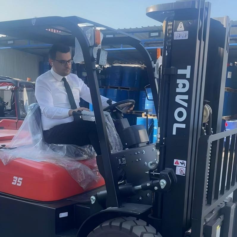 Chariot &eacute;l&eacute;vateur diesel de levage Tacol 3T 3.5T 3m/4.5m avec moteur Euro V 