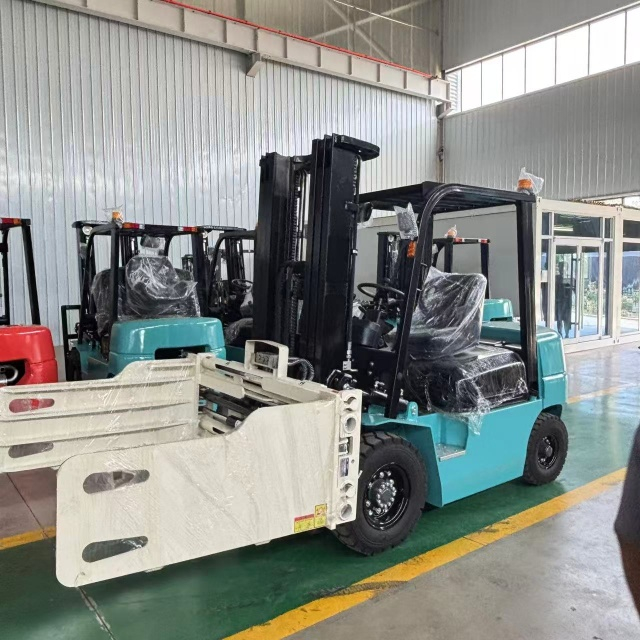 Gudang Forklift Harga Truk Forklift Diesel 2,5 Ton dengan Bale Clamp