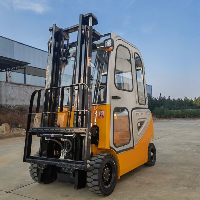 Chariot &eacute;l&eacute;vateur &eacute;lectrique Tavol 2 tonnes avec cabine
