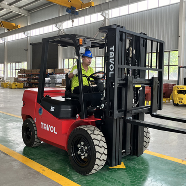  Xe n&acirc;ng điện Lithium Tavol 3Ton 3m-6m Mast c&oacute; dịch chuyển b&ecirc;n