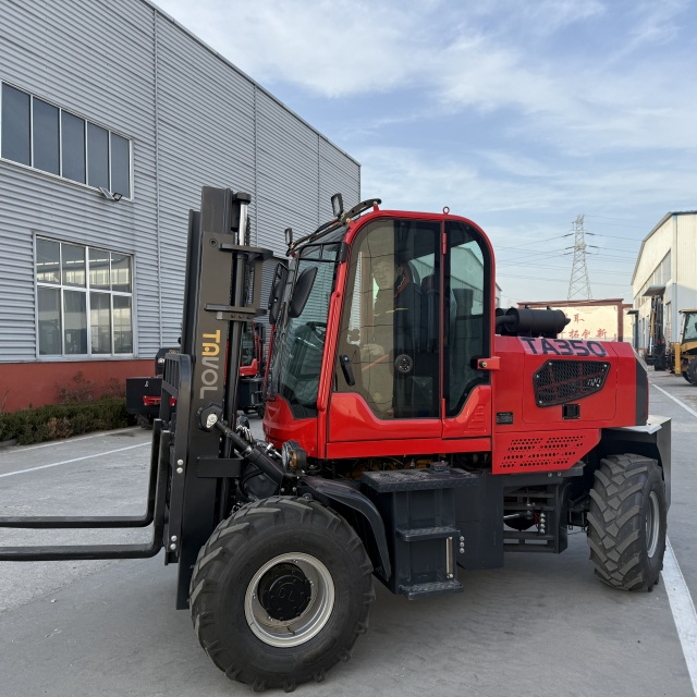 Giảm gi&aacute; xe n&acirc;ng Diesel địa h&igrave;nh 3,5 tấn Tavol