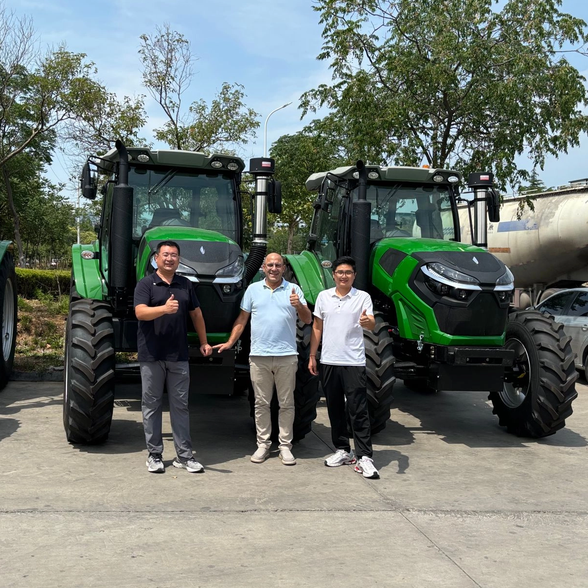 Rivisite di clienti argentini a lungo termine! Oltre un decennio di collaborazione si estende dalle gru ai trattori e ai carrelli elevatori, portando la partnership a nuovi livelli!