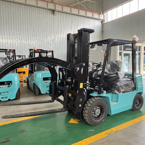 Chariot &eacute;l&eacute;vateur diesel Tavol 2,5 tonnes avec pince &agrave; bois